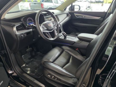 Used 2017 Cadillac XT5 Premium Luxury AWD/4WD image 3