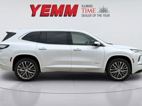 Used 2025 Buick Enclave Avenir w/ LPO, All-Weather Package AWD/4WD image 9