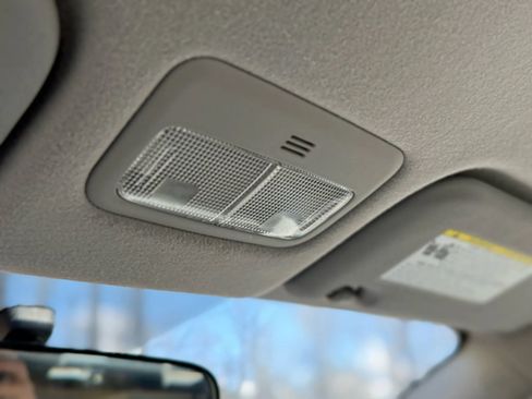 Used 2009 Toyota Yaris S image 23