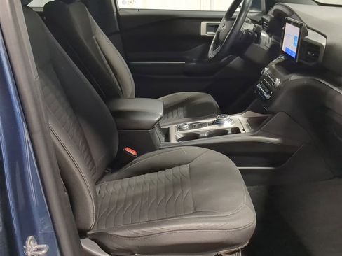Used 2020 Ford Explorer XLT image 25