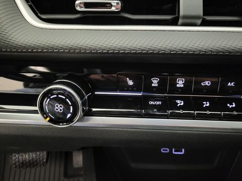 New 2026 Chevrolet Equinox LT w/ LPO, Floor Liner Package image 7