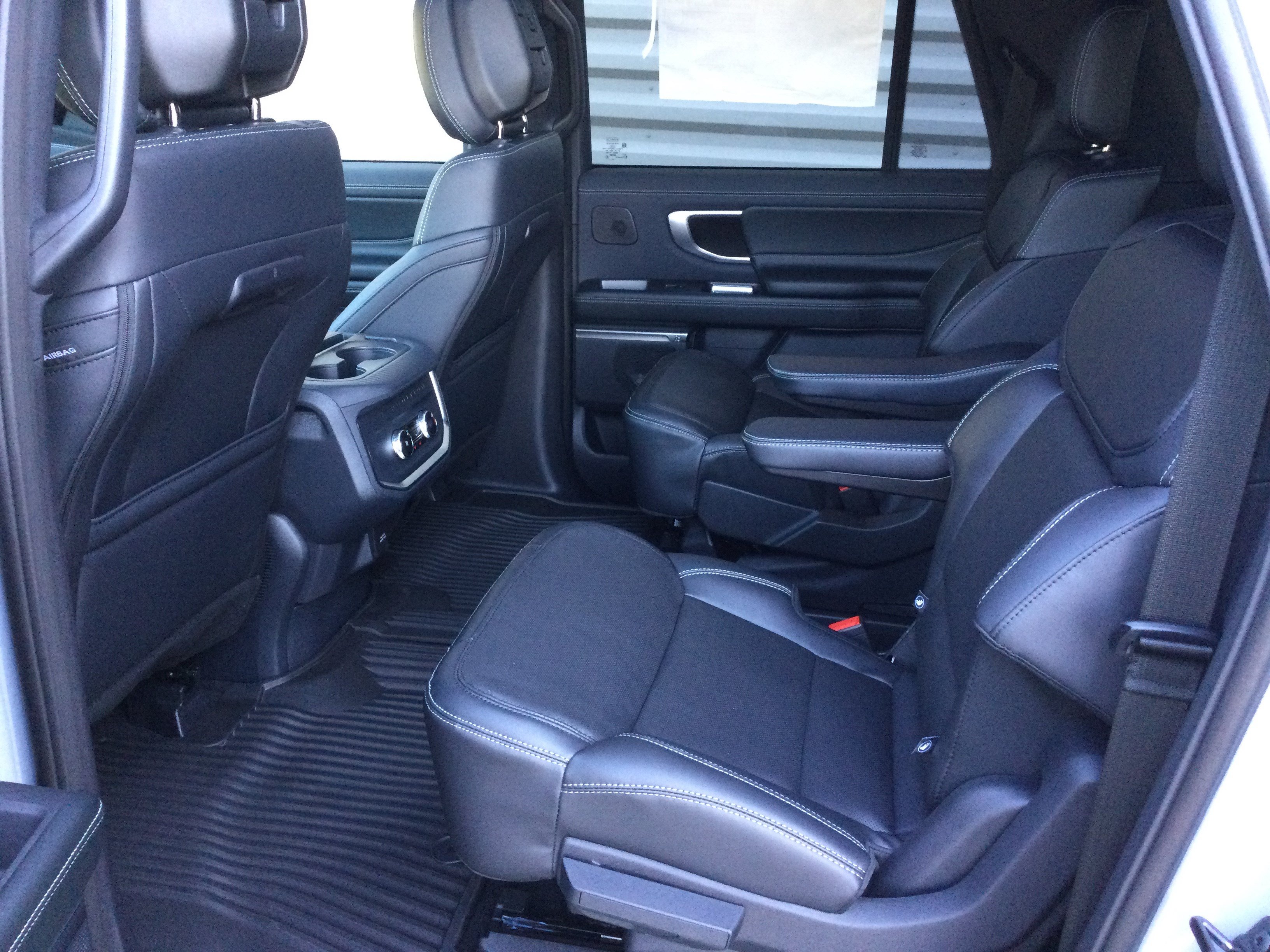 New 2027 Ford Expedition Max Platinum w/ Stealth Appearance Package AWD/4WD image 7
