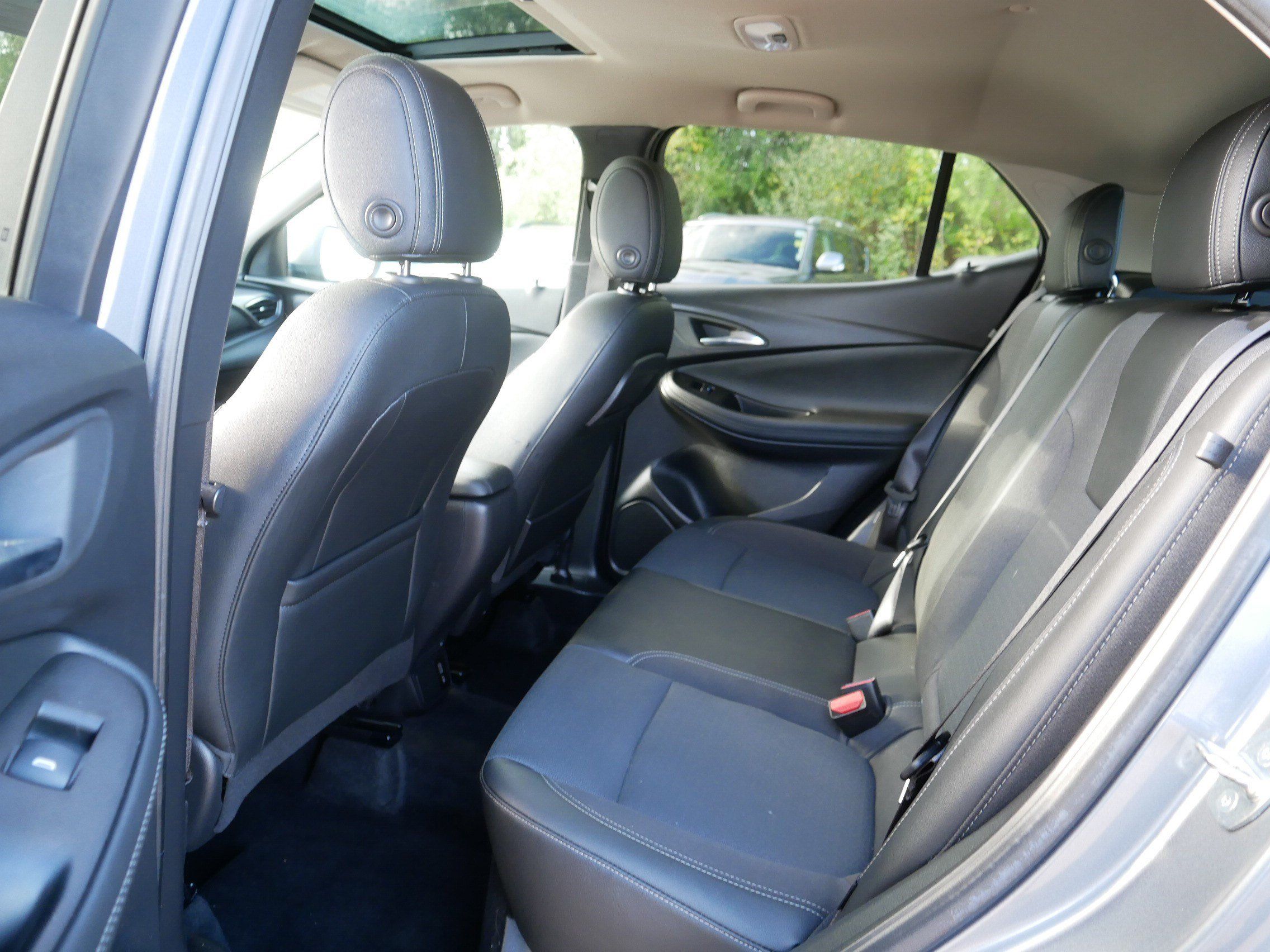 Used 2022 Buick Encore GX Preferred w/ Cold Weather Comfort Package AWD/4WD image 35