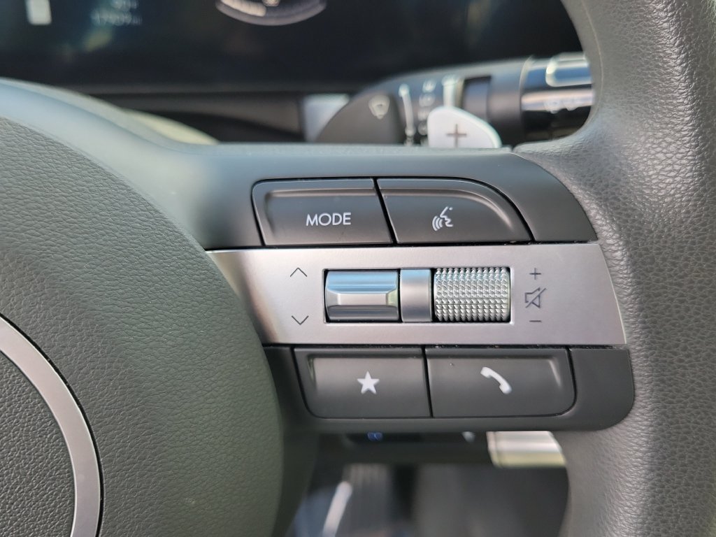 Used 2025 Hyundai Sonata SEL FWD image 18