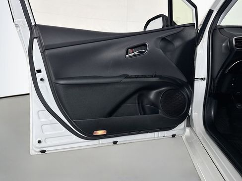 Used 2022 Toyota Prius Prime XLE image 20