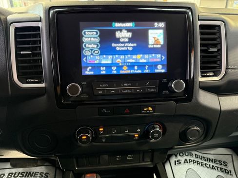 Used 2024 Nissan Frontier SV image 19