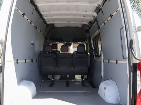 Used 2023 Mercedes-Benz Sprinter 2500 image 9