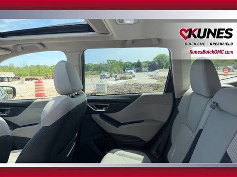Used 2023 Subaru Forester Premium AWD/4WD image 9