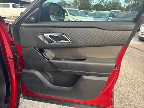 Used 2019 Land Rover Range Rover Velar S image 34