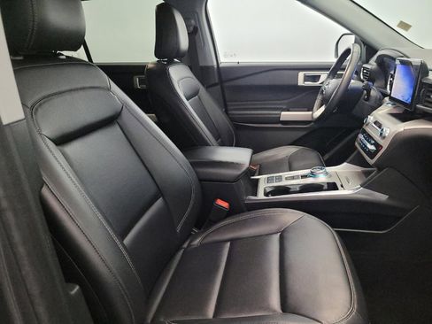 Used 2024 Ford Explorer XLT w/ Equipment Group 202A image 21