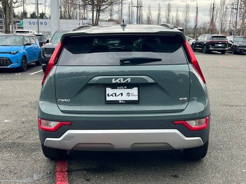 Certified 2023 Kia Niro EX image 10