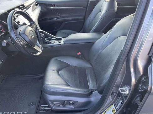 Used 2018 Toyota Camry XSE image 27