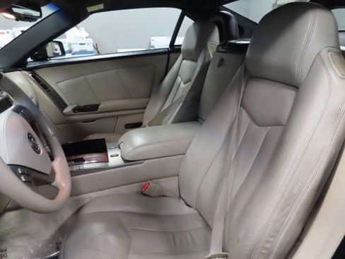 Used 2006 Cadillac XLR image 12