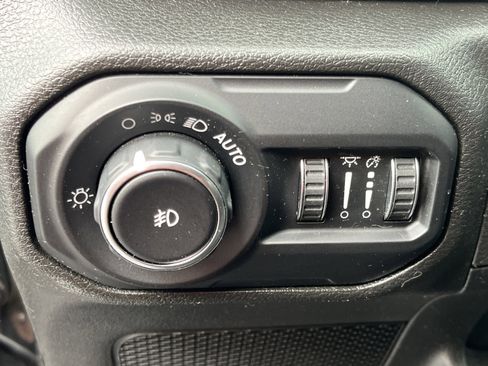 Used 2022 Jeep Wrangler Willys image 21