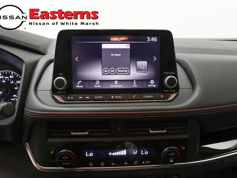 Used 2025 Nissan Rogue SV AWD/4WD image 12