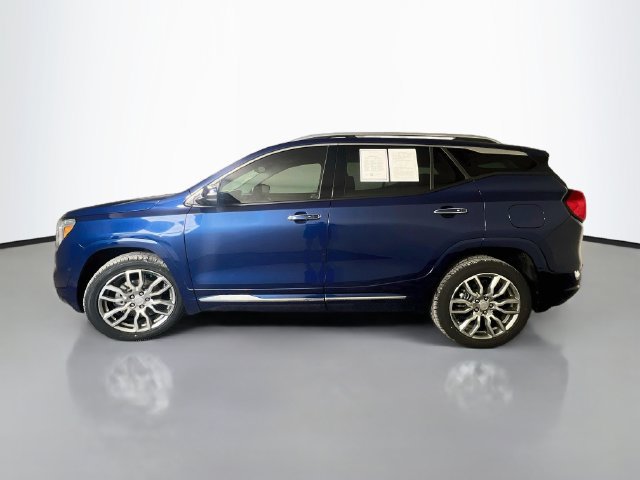 Used 2023 GMC Terrain Denali w/ Denali Premium Package AWD/4WD image 5