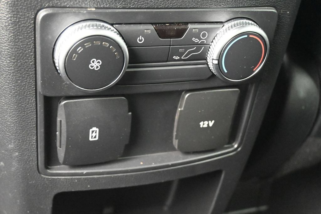 Used 2020 Ford Explorer XLT w/ Equipment Group 202A RWD image 14