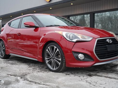 Used 2016 Hyundai Veloster Turbo image 3