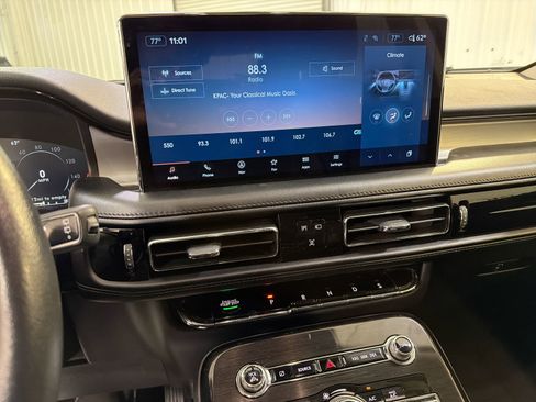 Used 2023 Lincoln Nautilus AWD w/ Premium Package image 17