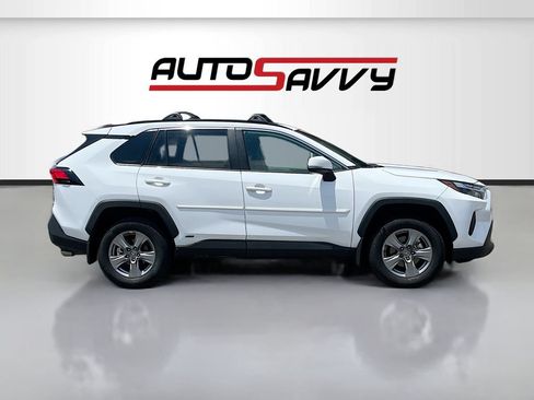 Used 2025 Toyota RAV4 XLE w/ Convenience Package AWD/4WD image 8