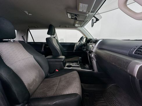 Used 2019 Toyota 4Runner SR5 AWD/4WD image 29