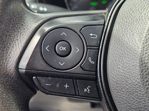 Used 2019 Toyota RAV4 LE w/ Carpet Mat Package AWD/4WD image 31