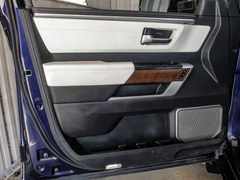 Used 2023 Toyota Sequoia Capstone AWD/4WD image 43