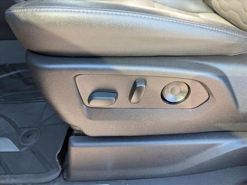 Used 2022 Chevrolet Silverado 1500 ZR2 w/ Technology Package image 29