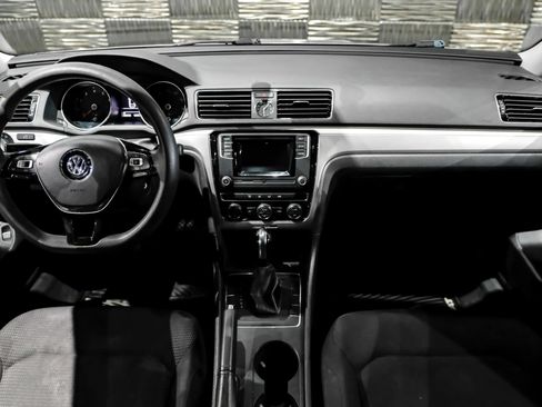 Used 2017 Volkswagen Passat 1.8T S FWD image 12