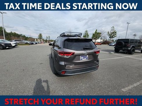Used 2019 Toyota Highlander SE image 10