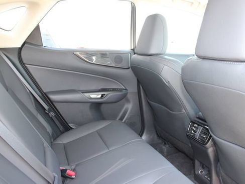 Certified 2025 Lexus NX 250 FWD w/ Accessory Package (Z1) image 7