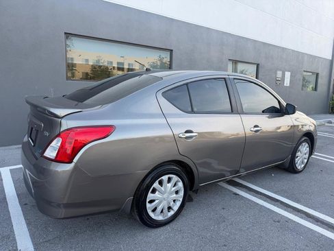 Used 2015 Nissan Versa SV FWD image 12