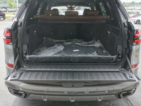 New 2026 BMW X5 xDrive40i w/ M Sport Package AWD/4WD image 7