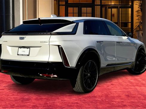 New 2025 Cadillac Lyriq Luxury image 6