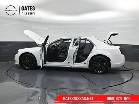 Used 2022 Chrysler 300 Touring L w/ Popular Equipment Group AWD/4WD image 56