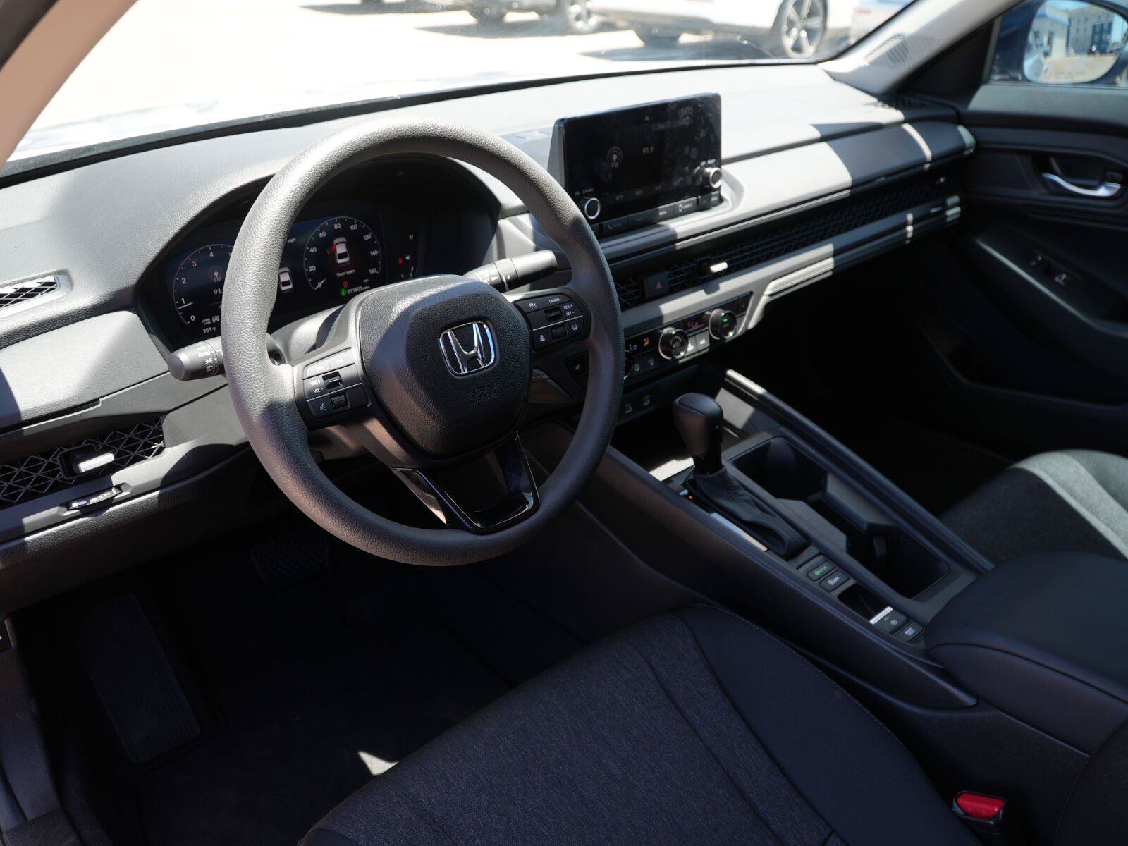Used 2025 Honda Accord SE image 6