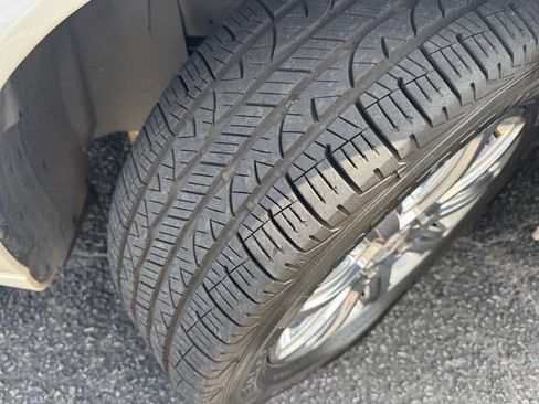 Used 2009 Cadillac DTS FWD image 16
