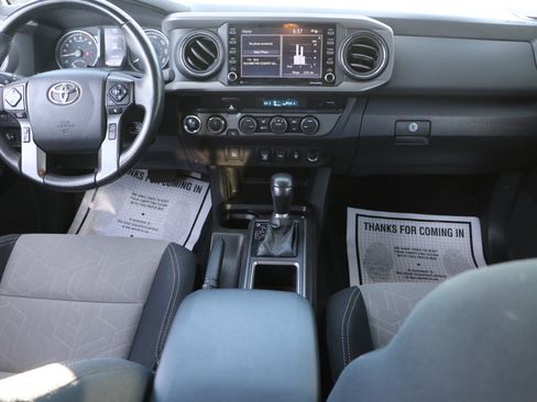 Used 2022 Toyota Tacoma TRD Off-Road image 15
