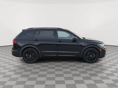 Certified 2022 Volkswagen Tiguan SE R-Line AWD/4WD image 13