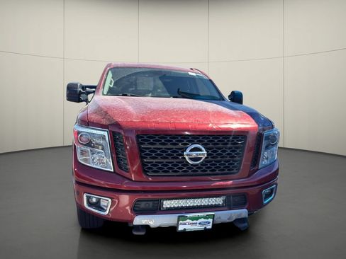 Used 2017 Nissan Titan PRO-4X AWD/4WD image 2