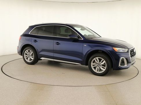 Certified 2022 Audi Q5 2.0T Premium w/ Convenience Package AWD/4WD image 9