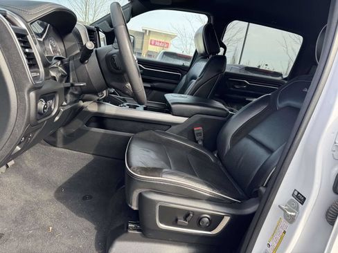 Used 2025 RAM 1500 Laramie AWD/4WD image 13
