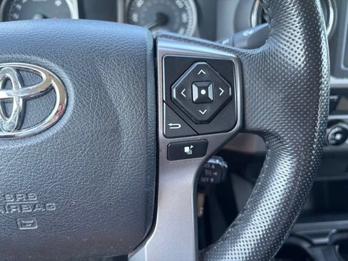 Used 2017 Toyota Tacoma SR5 RWD image 23