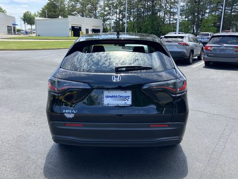 Used 2025 Honda HR-V LX image 9