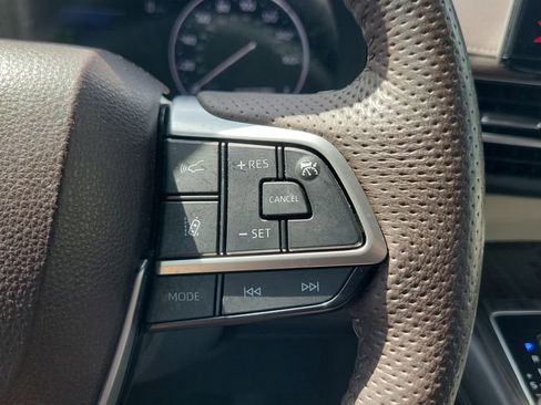 Certified 2023 Toyota Sienna Platinum FWD image 22