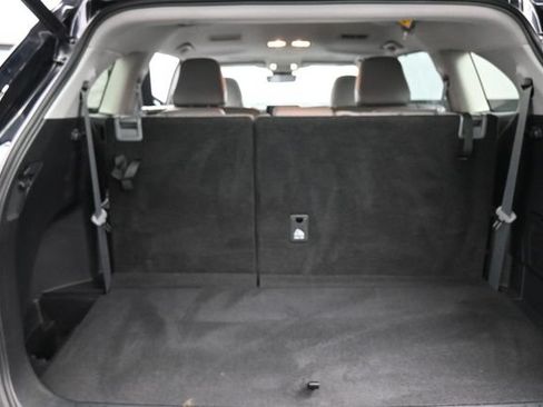 Used 2022 Toyota Highlander XLE AWD/4WD image 27