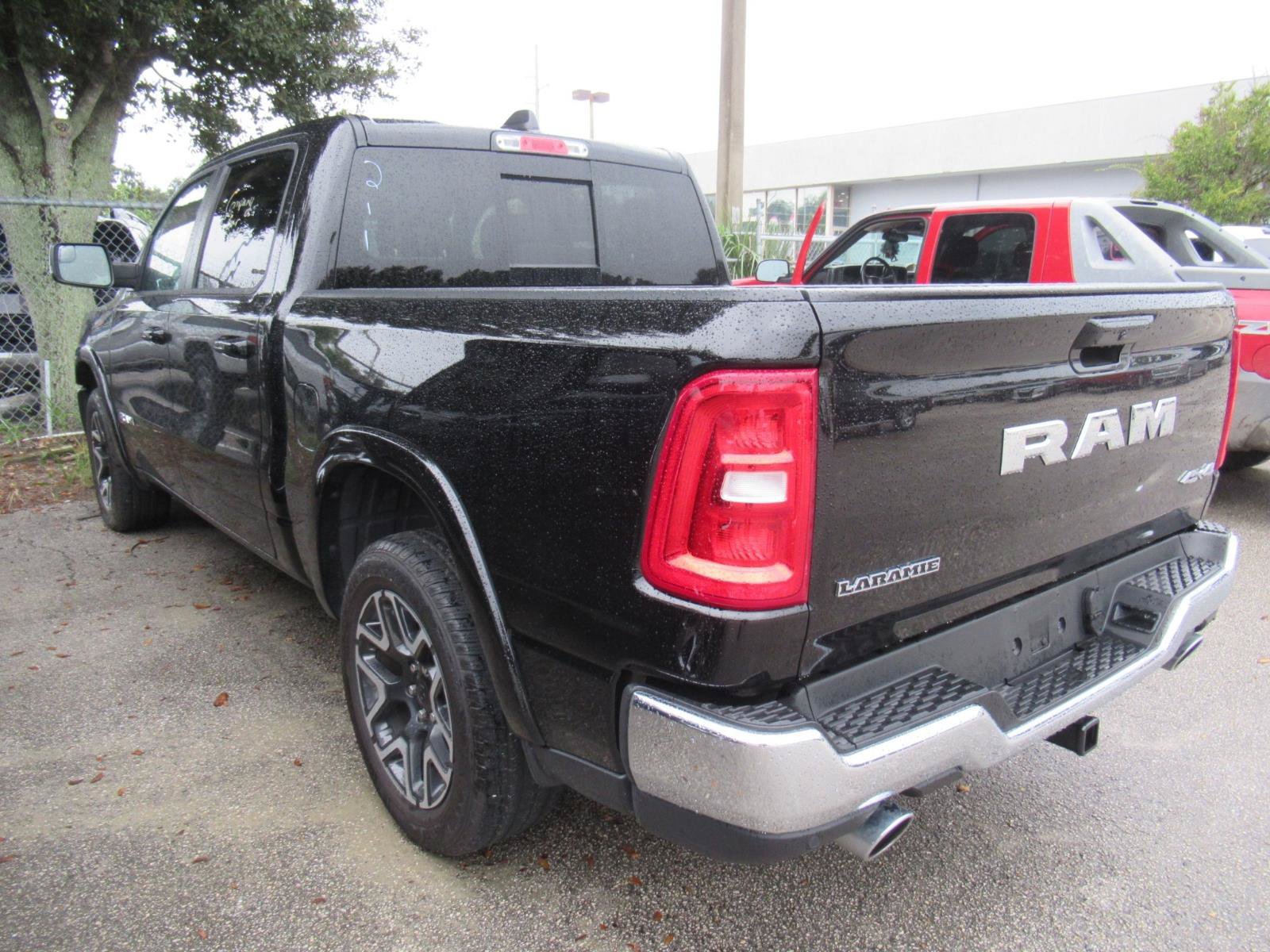 Used 2026 RAM 1500 Laramie AWD/4WD image 3