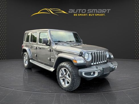Used 2019 Jeep Wrangler Unlimited Sahara AWD/4WD image 7