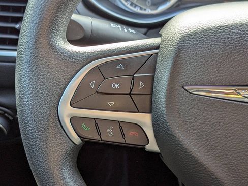 Used 2015 Chrysler 200 Limited FWD image 25