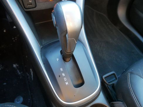 Certified 2022 Chevrolet Trax LT w/ LT Convenience Package image 28